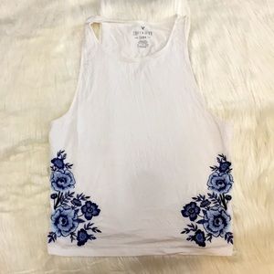 AEO cream embroidered tank
